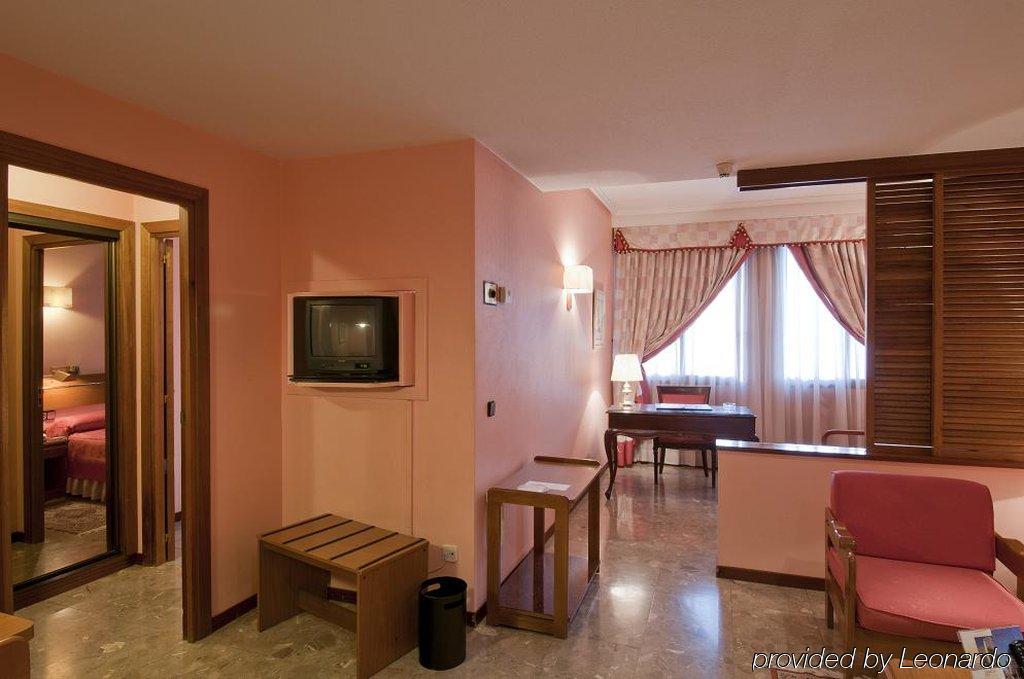 Hotel Foxa 25 Madrid Habitación foto