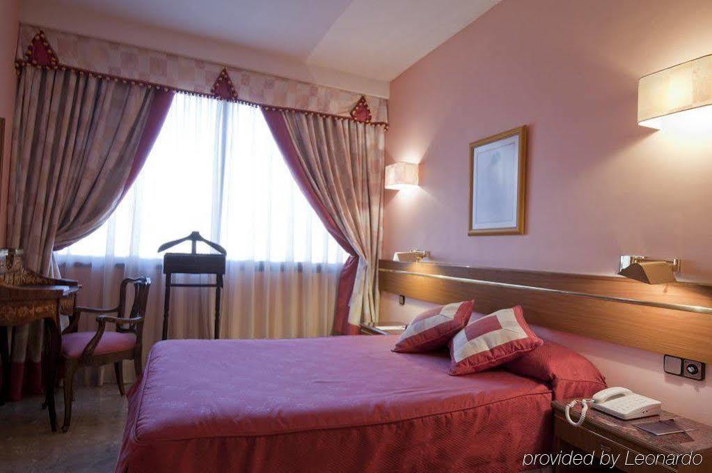 Hotel Foxa 25 Madrid Exterior foto